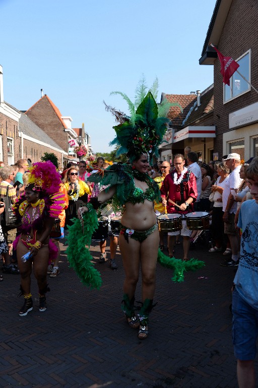 ../Images/Zomercarnaval Noordwijkerhout 154.jpg